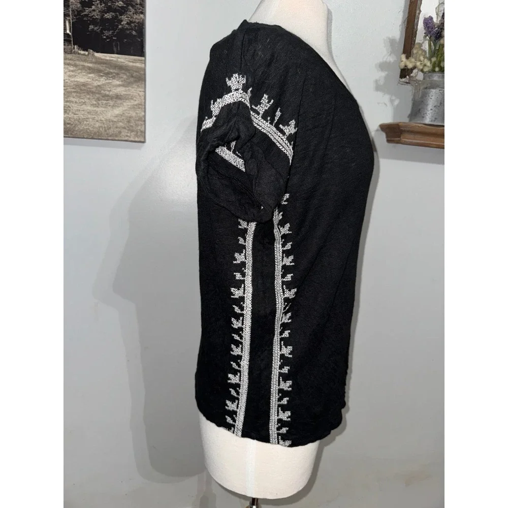 Garnet Hill 100% organic linen top with ivory cross stitch detail large - Picture 2 of 7